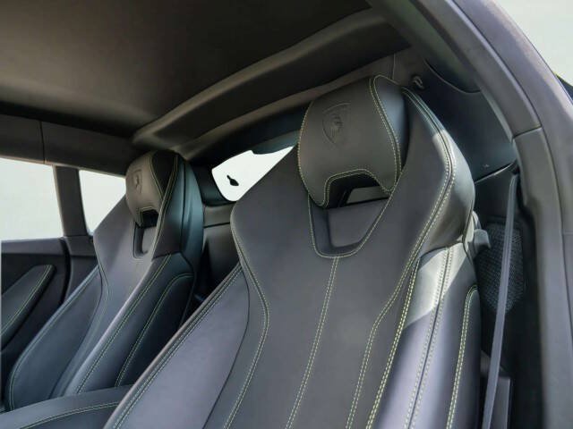 Used 2016 Lamborghini Huracan LP 610-4 Avio AWD/4WD image 15