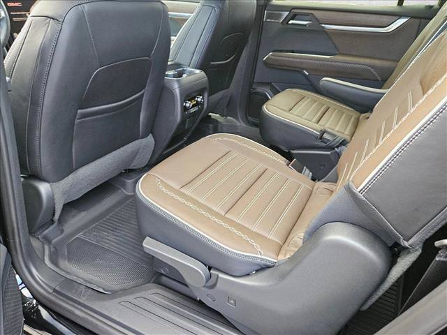 New 2026 GMC Acadia Denali Ultimate w/ LPO, All-Weather Package AWD/4WD image 15