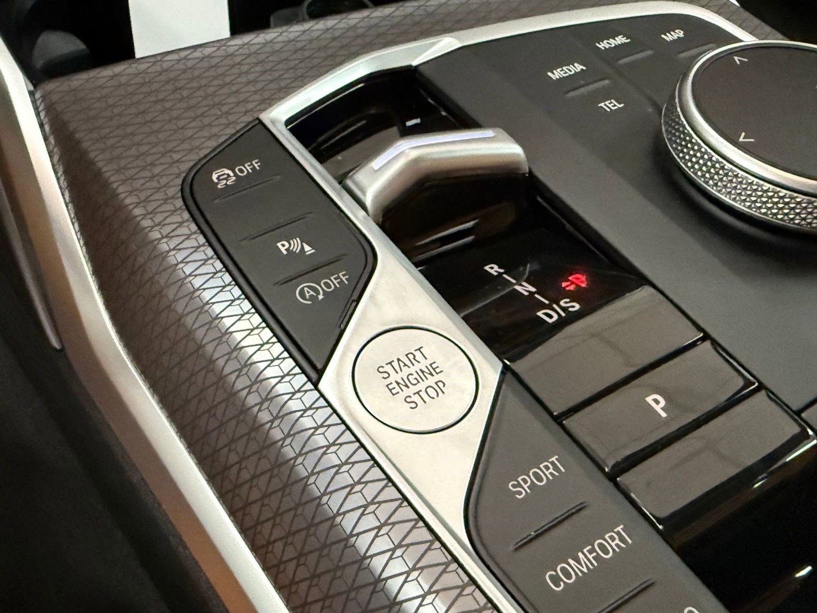 Used 2025 BMW 330i xDrive Sedan w/ Premium Package image 28