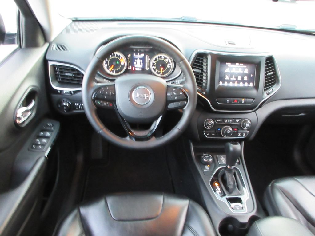 Used 2021 Jeep Cherokee Latitude Plus AWD/4WD image 14