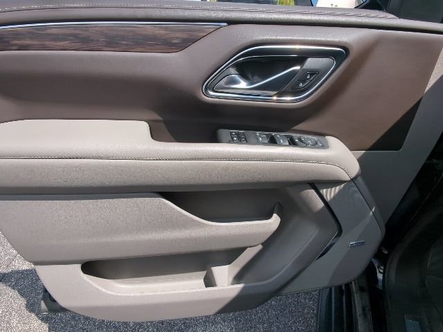 Used 2022 Chevrolet Suburban LT AWD/4WD image 12