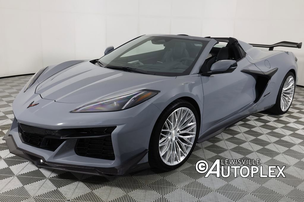 Used 2025 Chevrolet Corvette Z06 RWD image 11