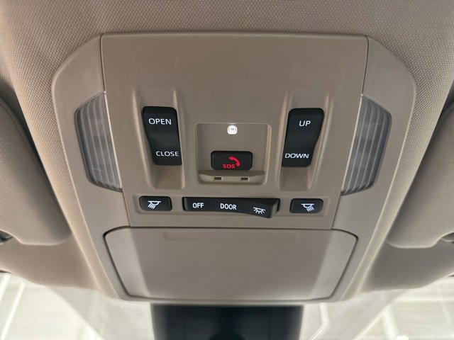 Certified 2024 Toyota Highlander XLE image 30