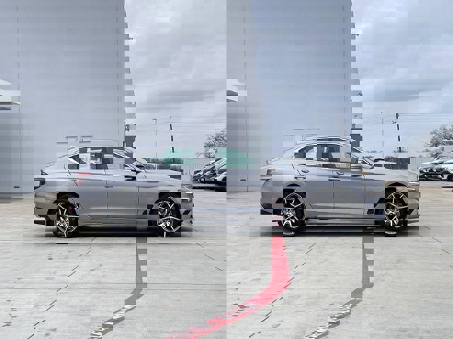 Used 2023 Genesis G70 2.0T image 7