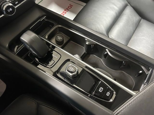 Used 2025 Volvo S60 B5 Core image 22