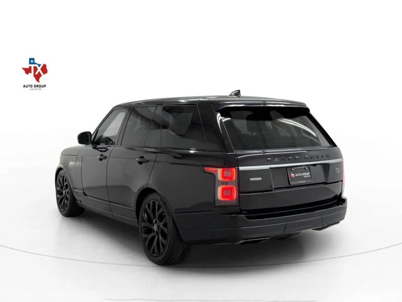 Used 2018 Land Rover Range Rover Supercharged AWD/4WD image 4