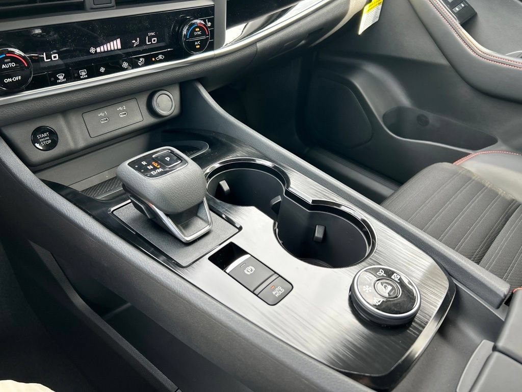 New 2026 Nissan Rogue SV AWD/4WD image 36