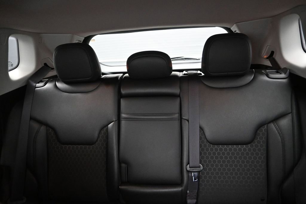 Used 2019 Jeep Compass Latitude FWD image 17