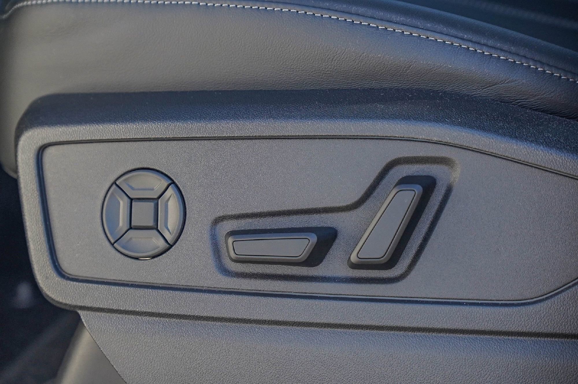 New 2025 Audi Q5 Premium image 18