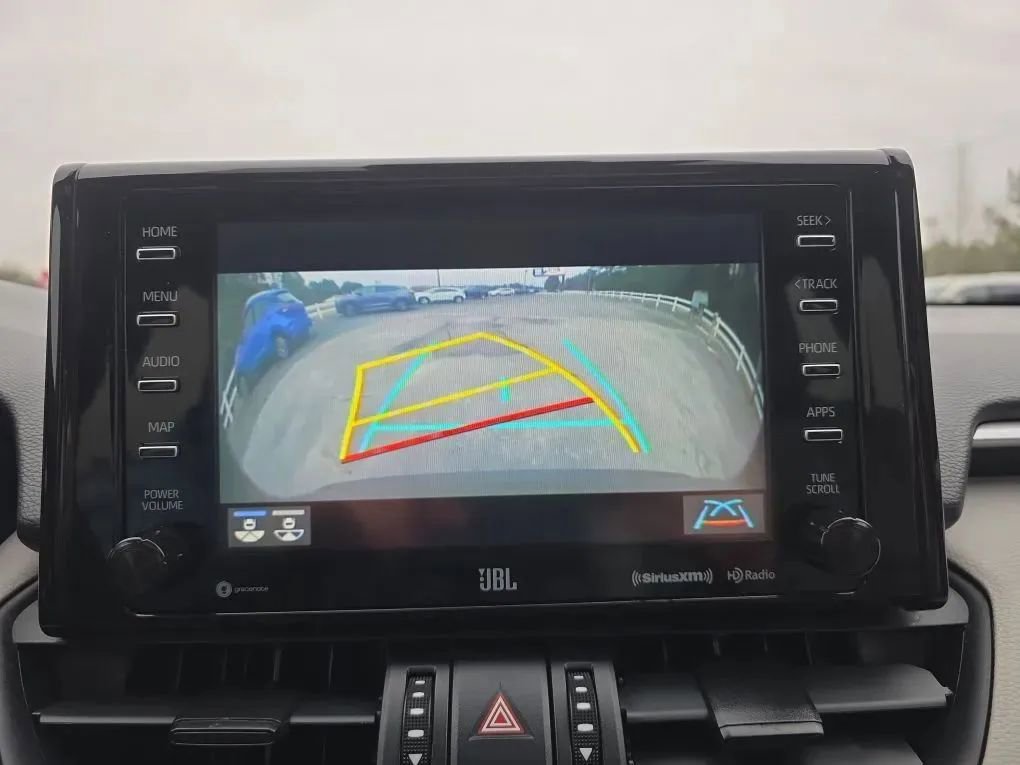 Used 2021 Toyota RAV4 XLE Premium image 32