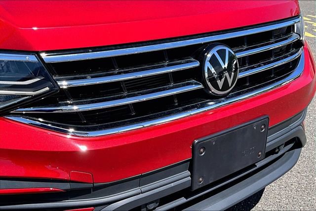 Used 2024 Volkswagen Tiguan SE w/ Panoramic Sunroof Package AWD/4WD image 33