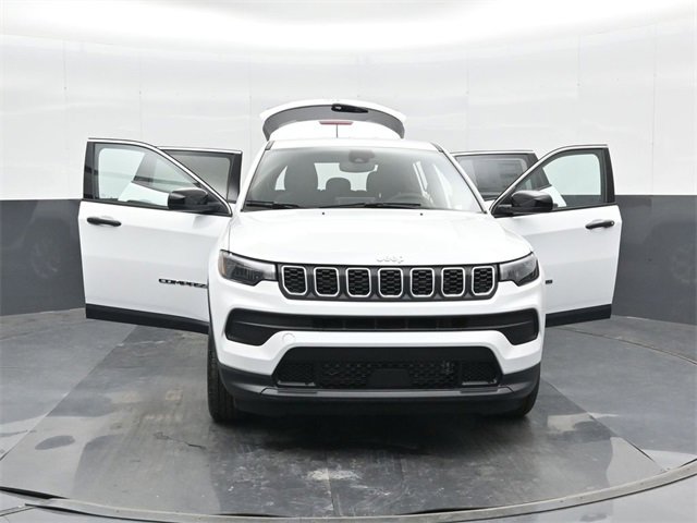Used 2025 Jeep Compass Sport image 46