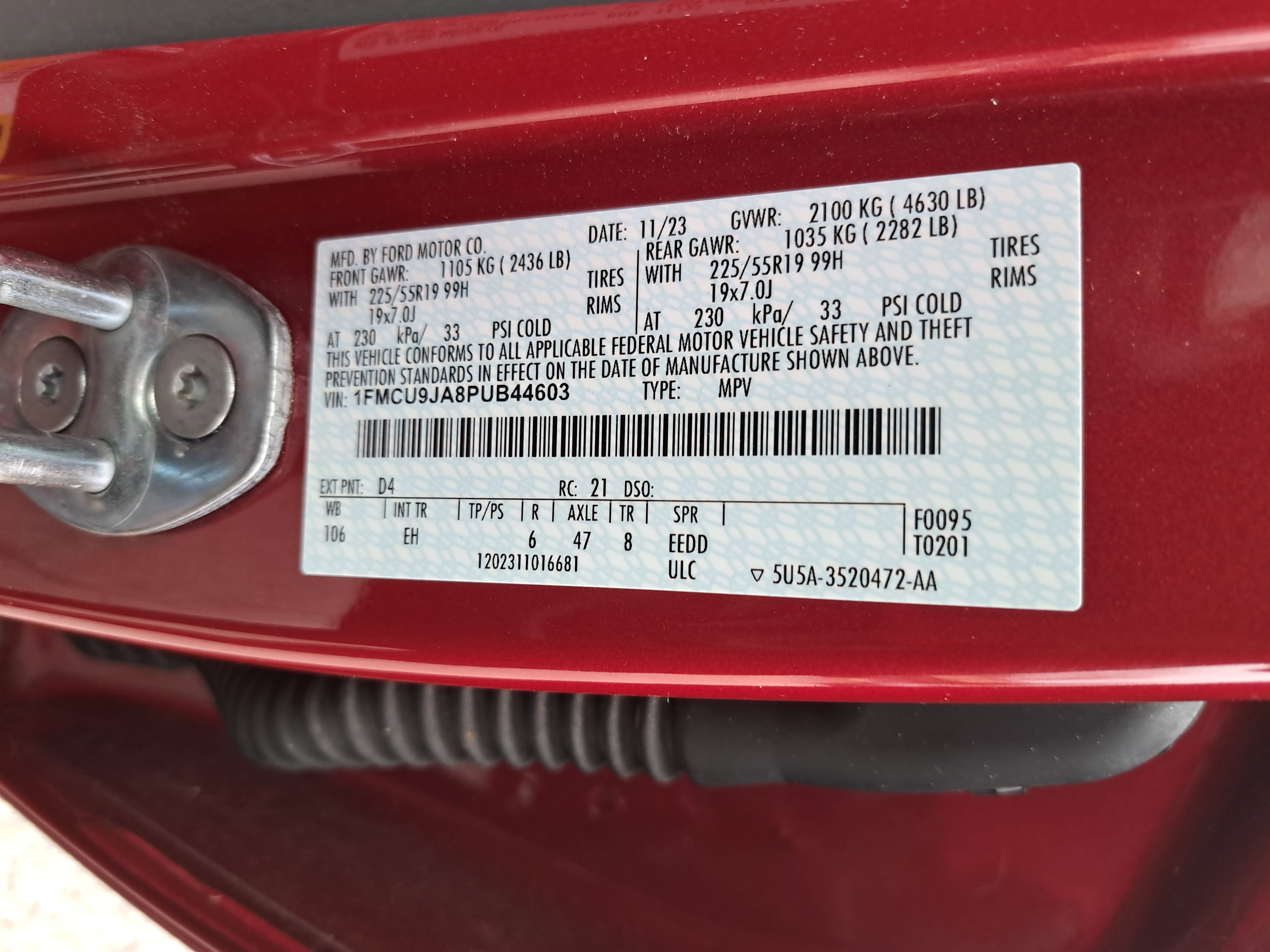 Used 2023 Ford Escape Platinum AWD/4WD image 34
