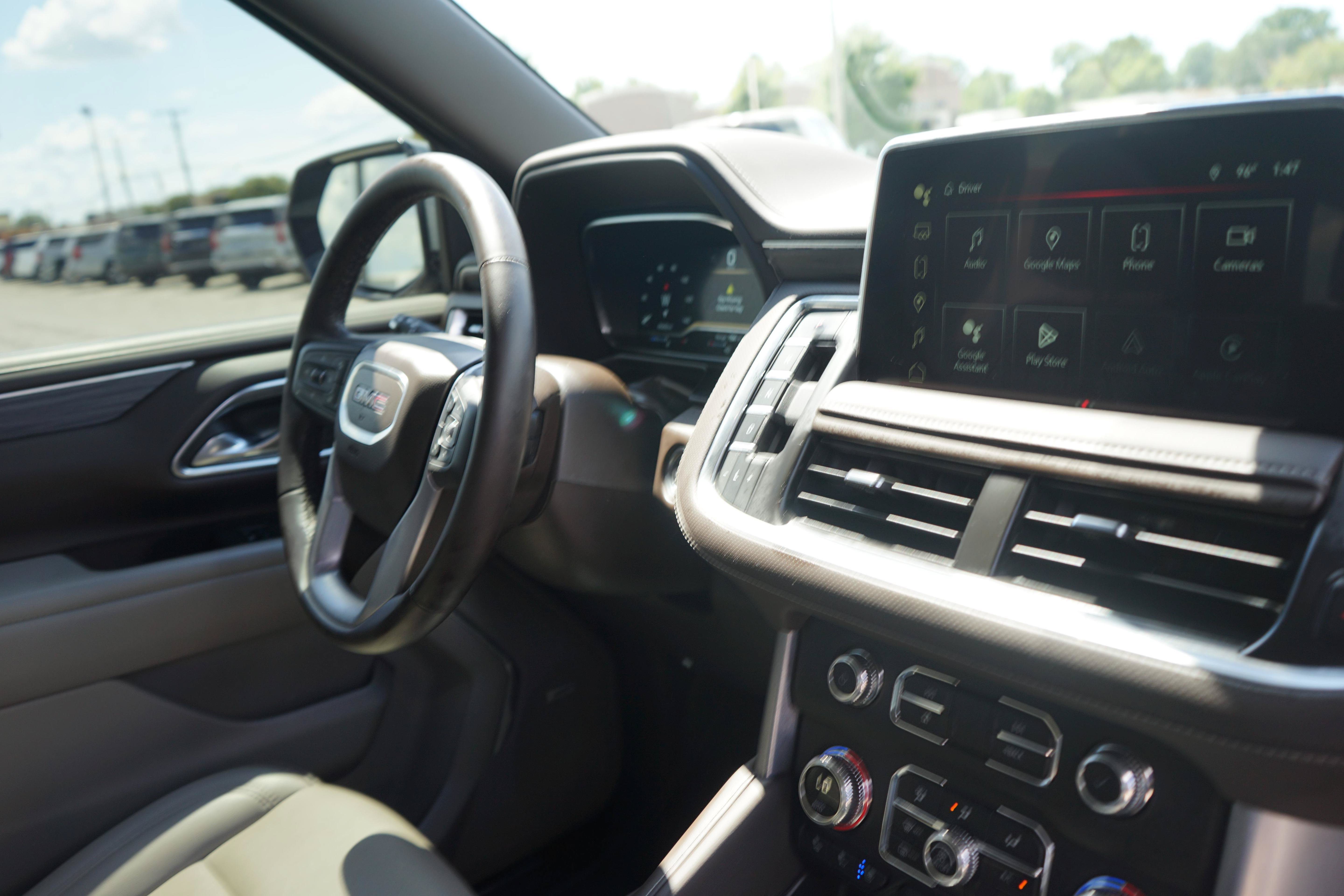Used 2024 GMC Yukon SLT w/ SLT Luxury Package AWD/4WD image 27