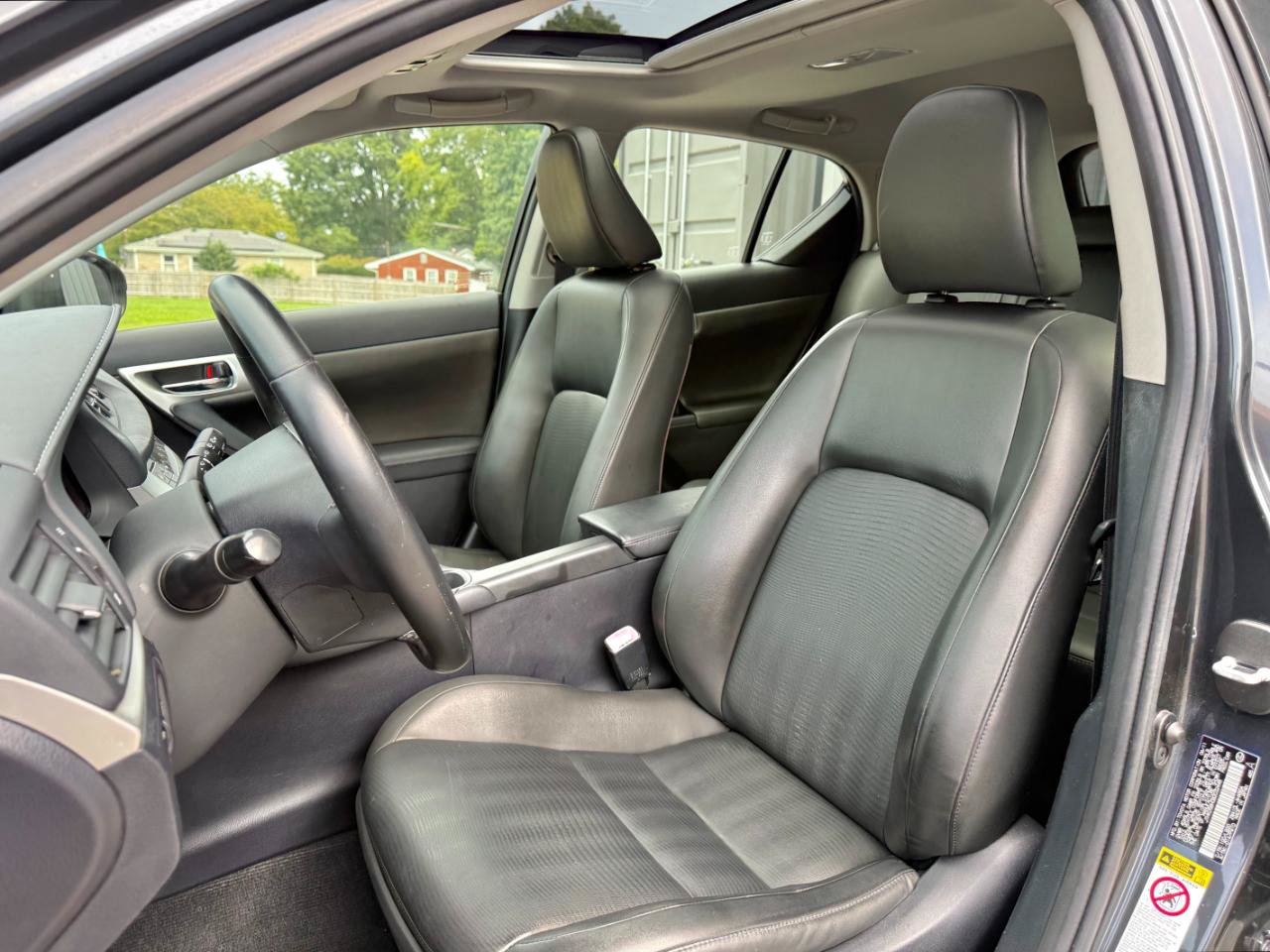 Used 2011 Lexus CT 200h Premium FWD image 12