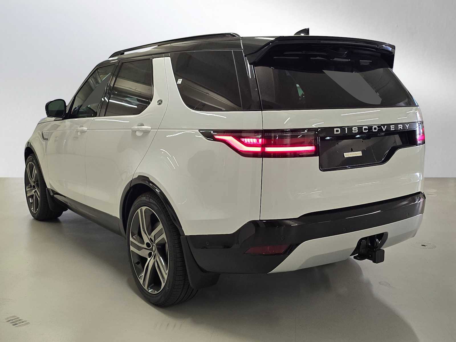 New 2026 Land Rover Discovery Limited Edition AWD/4WD image 5