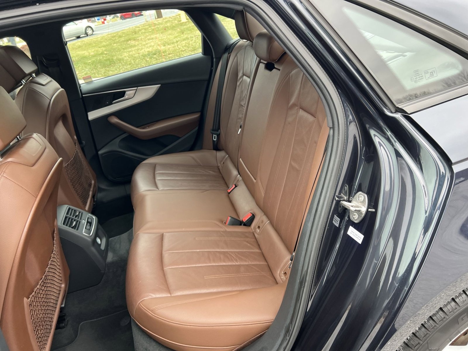 Used 2017 Audi A4 2.0T Premium image 24