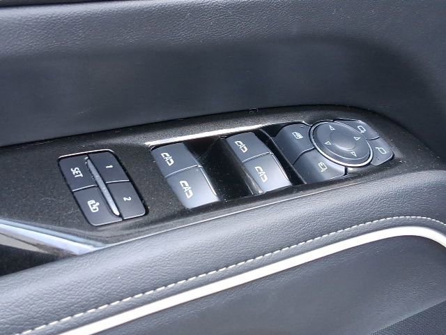 Used 2024 Cadillac Escalade Premium Luxury w/ Performance Package image 20