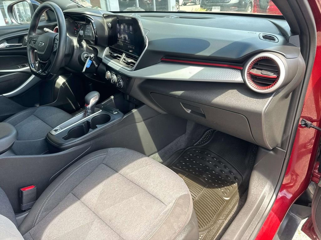 Certified 2024 Chevrolet Trax RS image 13