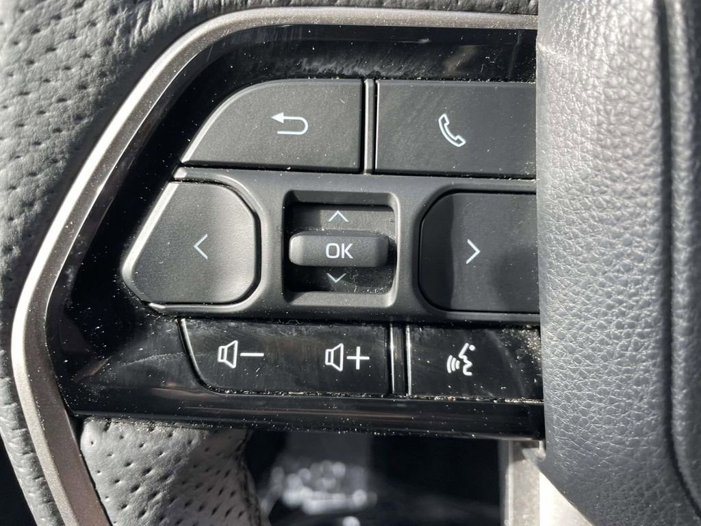 Used 2023 Toyota Tundra SR5 w/ SR5 Premium Package image 32