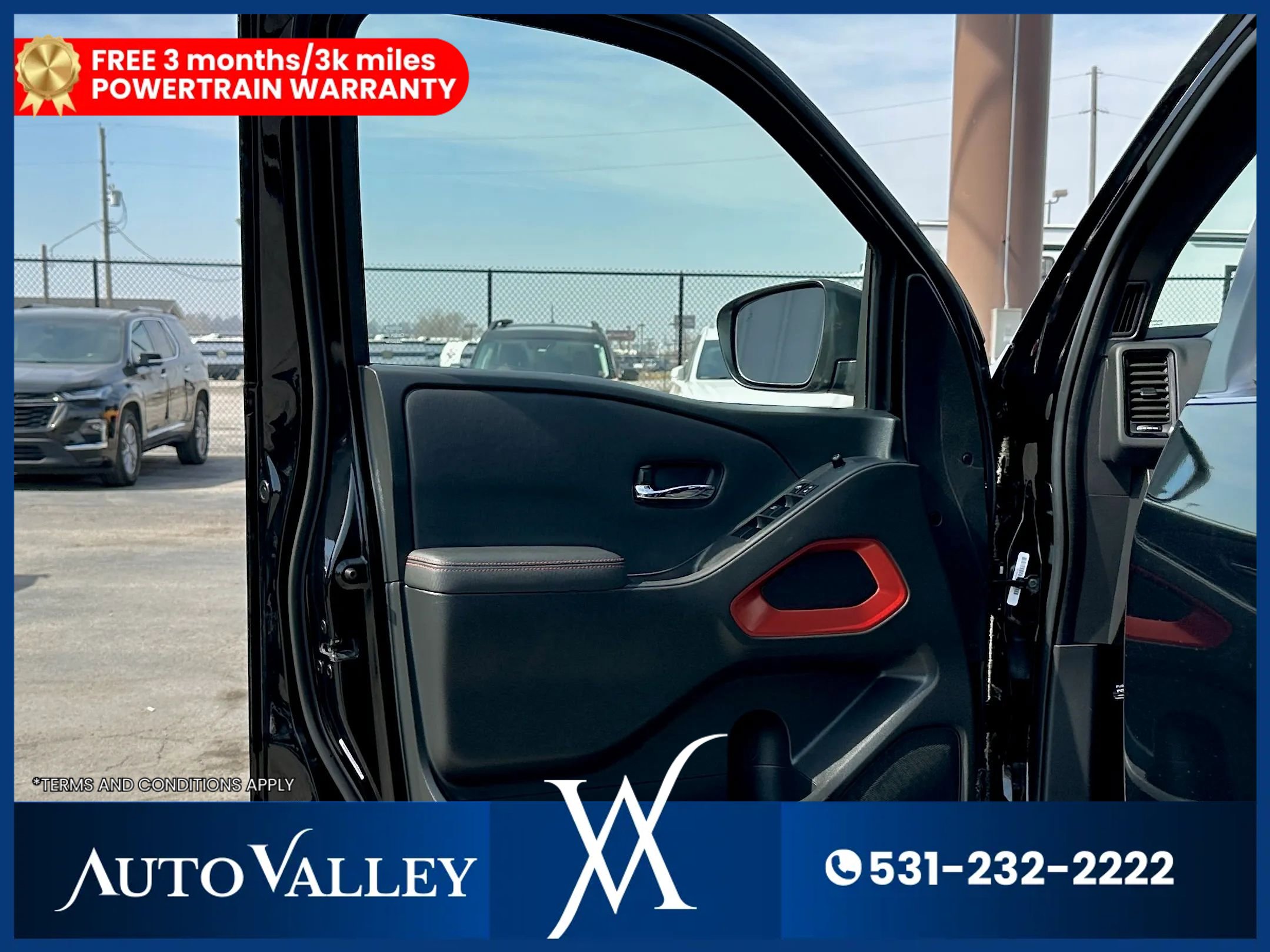 Used 2024 Nissan Frontier PRO-4X w/ Technology Package image 9