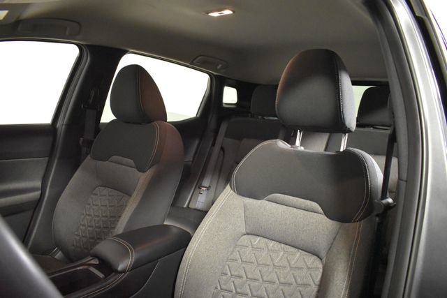 Used 2025 Nissan Kicks SV AWD/4WD image 10