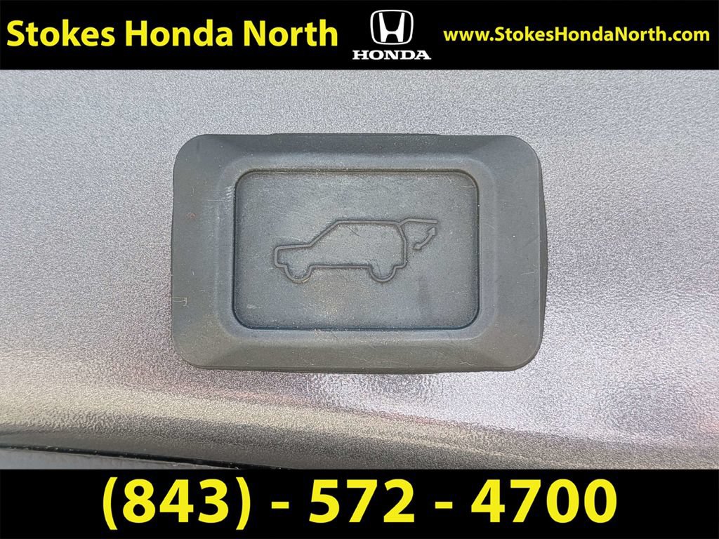 Used 2023 Toyota RAV4 XLE w/ Convenience Package FWD image 19