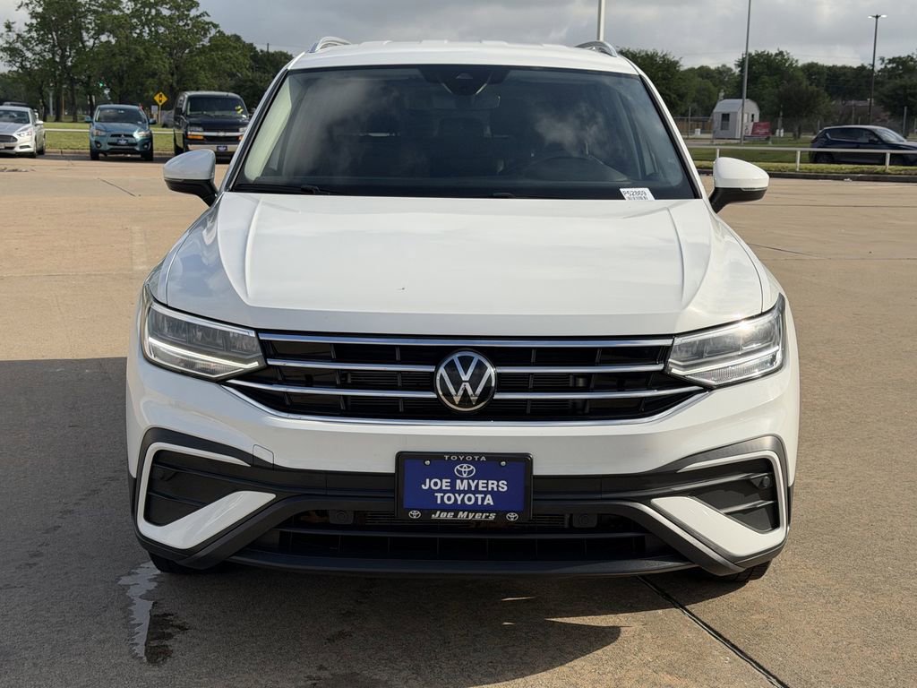Used 2024 Volkswagen Tiguan SE FWD image 3