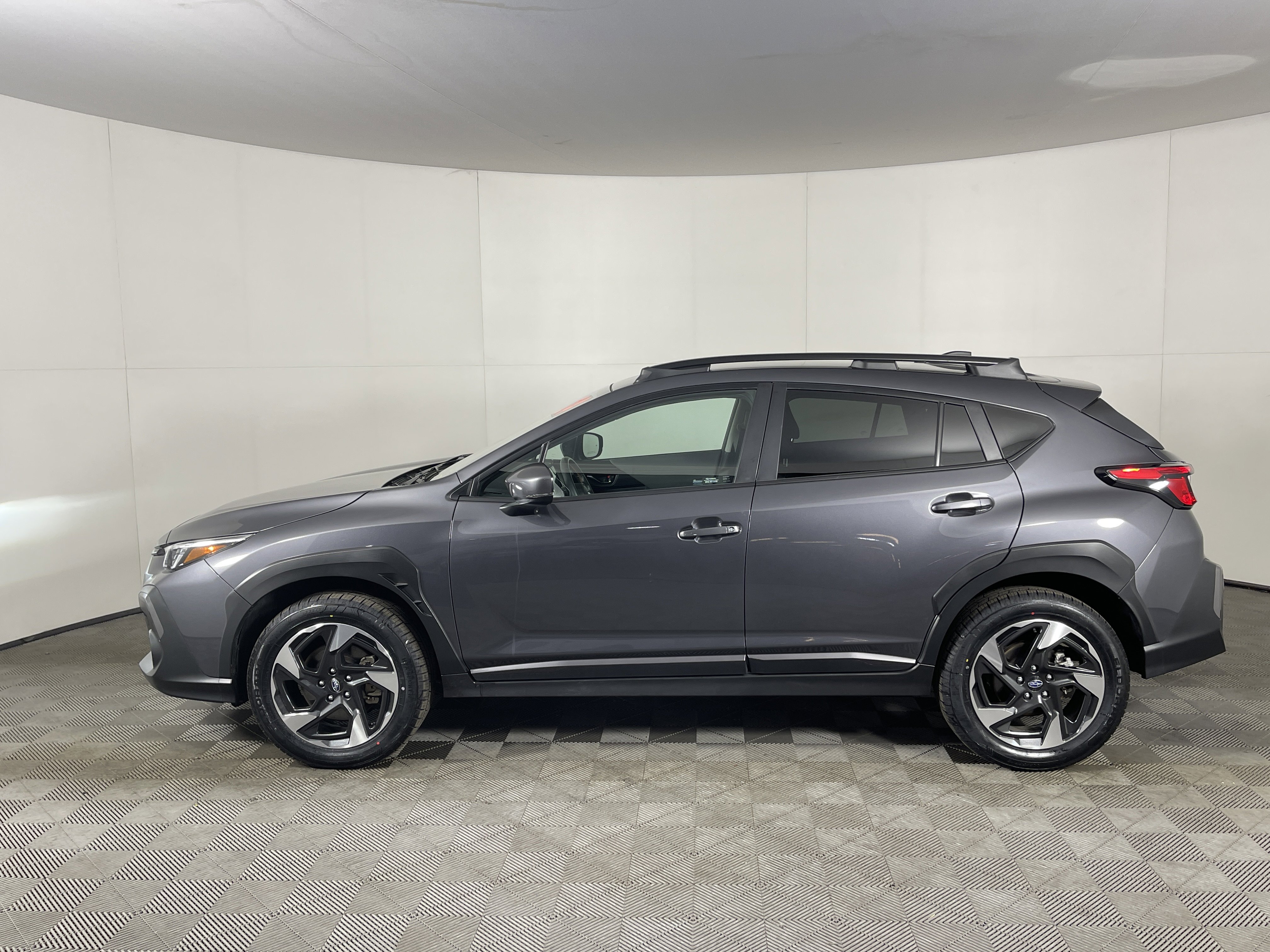 Used 2024 Subaru Crosstrek 2.5i Limited w/ Crosstrek Mirror Package image 3