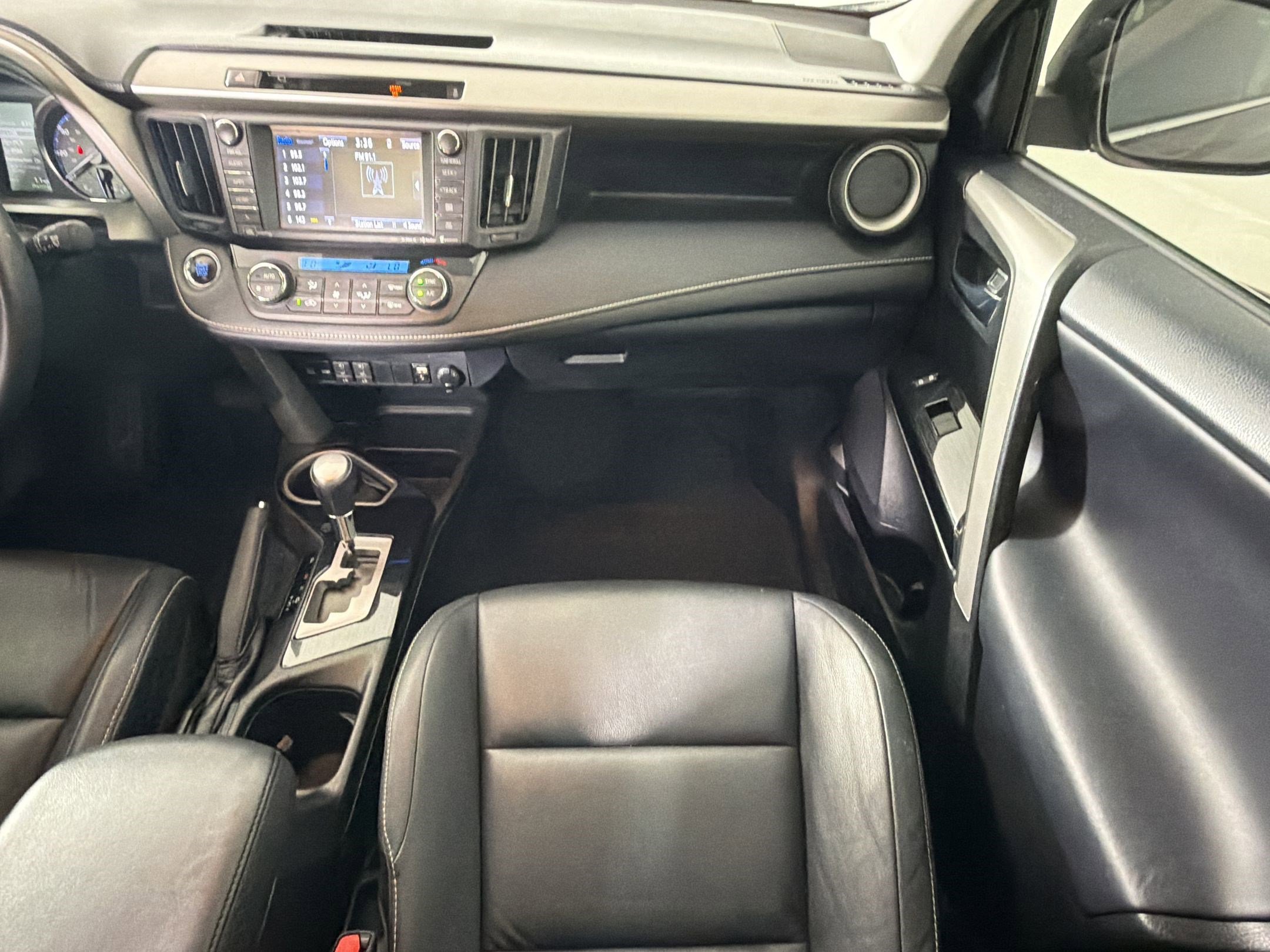 Used 2016 Toyota RAV4 Limited w/ Advanced Technology Package FWD image 28