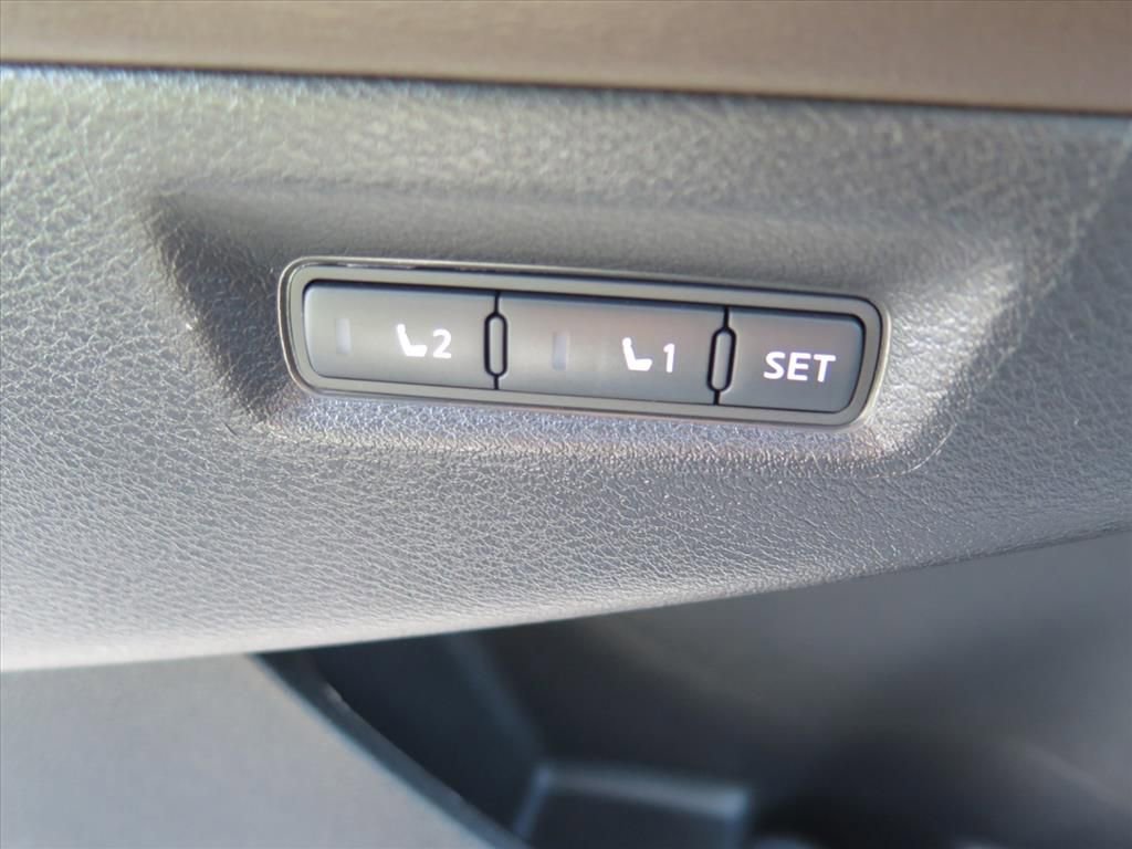 Used 2016 Nissan Murano Platinum w/ Platinum Technology Package image 10