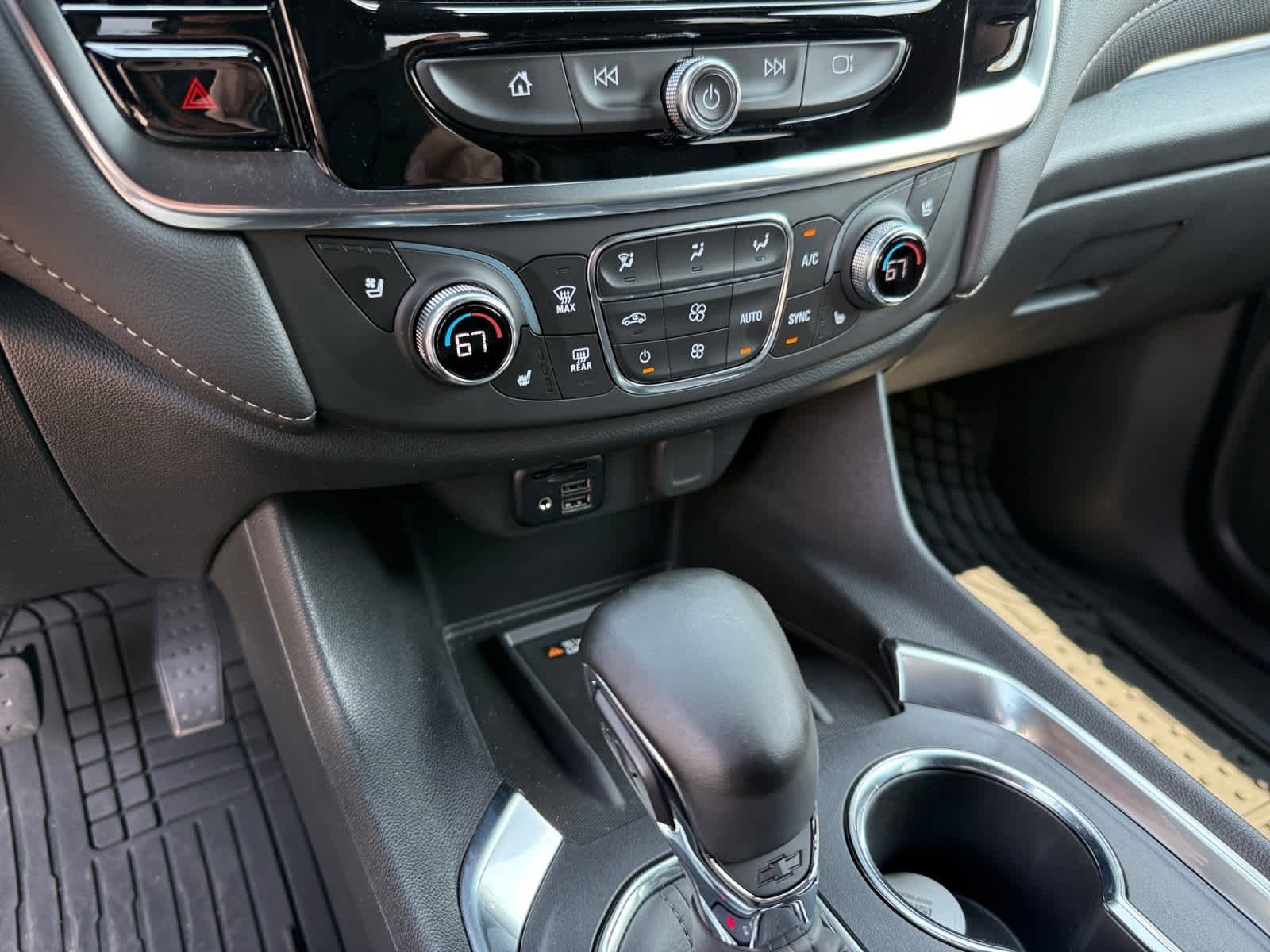 Used 2023 Chevrolet Traverse Premier AWD/4WD image 20
