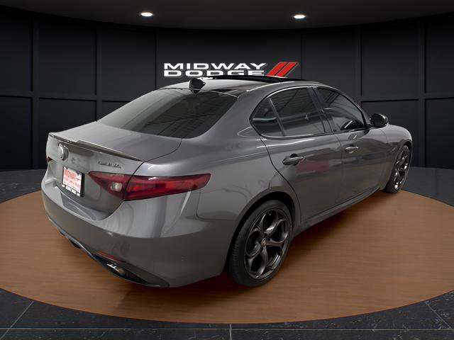 Used 2018 Alfa Romeo Giulia Ti Sport w/ Quick Order Package 22S Sport AWD/4WD image 4