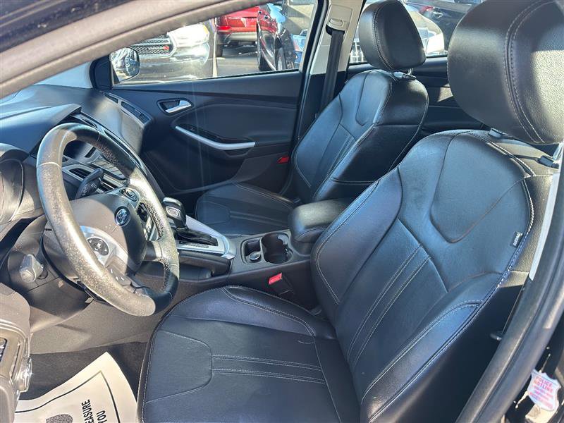 Used 2014 Ford Focus SE w/ Equipment Group 201A image 16