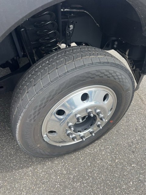 New 2024 Ford F550 4x4 SuperCab Super Duty w/ XLT Value Package image 7