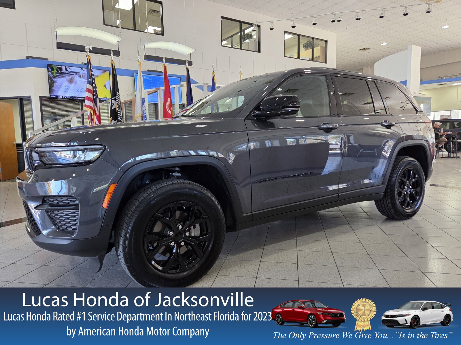 Used 2025 Jeep Grand Cherokee Altitude