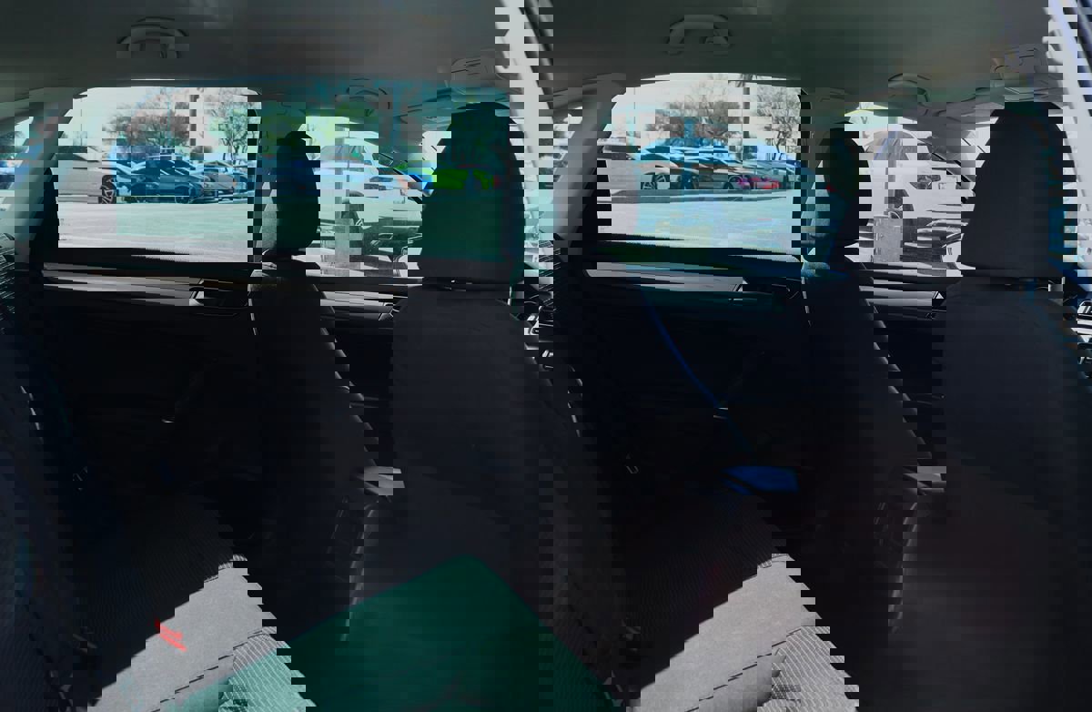 Used 2017 Volkswagen Passat 1.8T S image 28