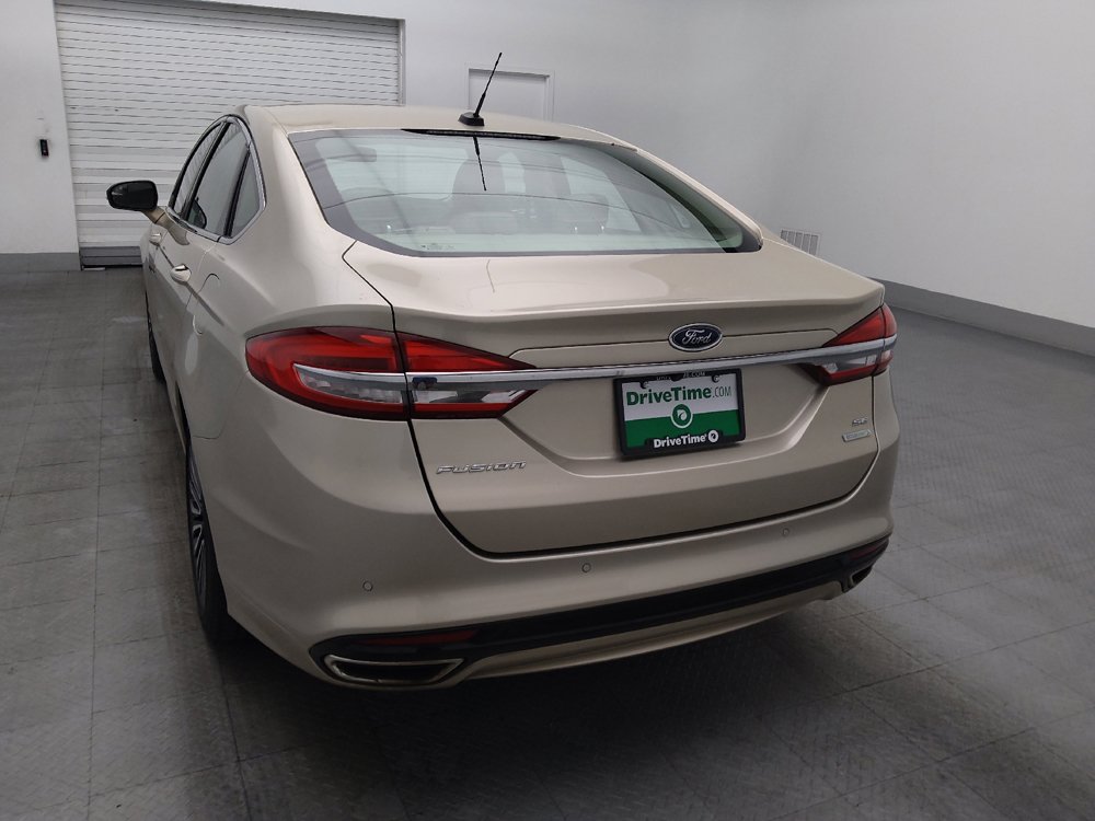 Used 2018 Ford Fusion SE w/ Fusion SE Technology Package FWD image 6