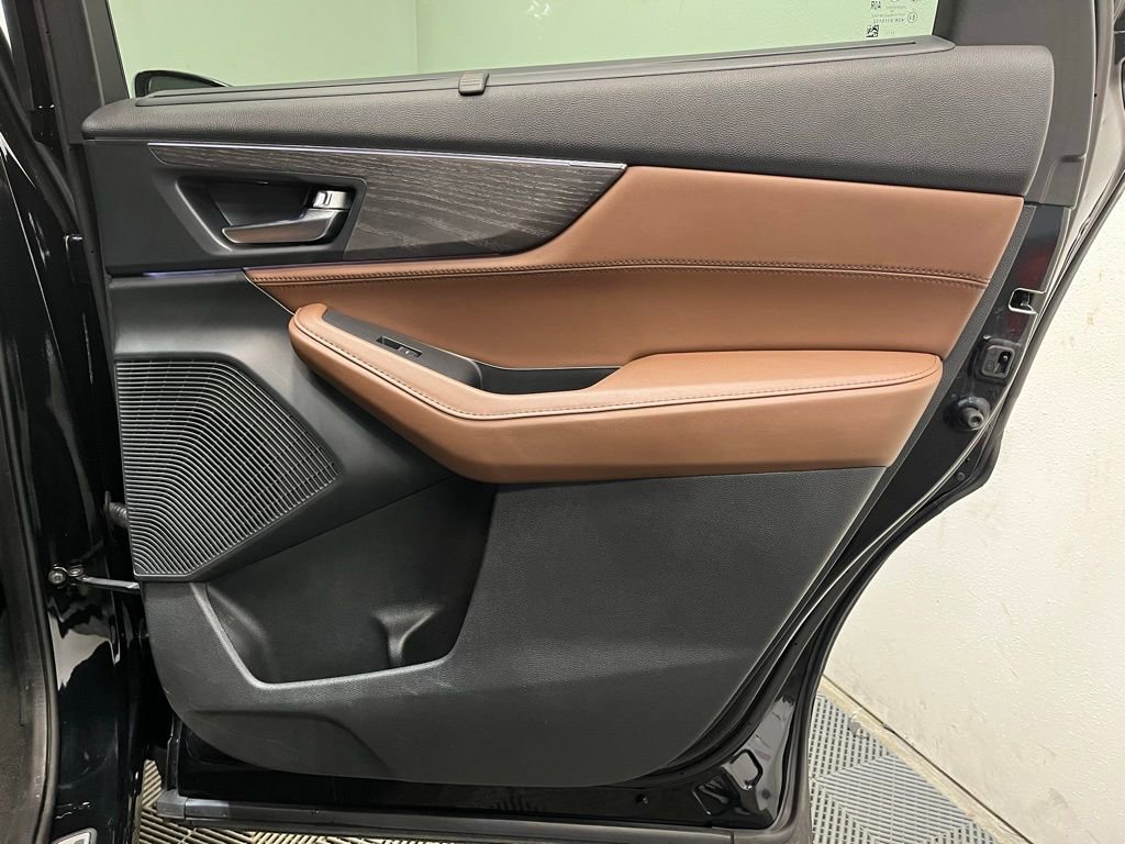 Certified 2024 Acura MDX SH-AWD w/ Advance Package image 18