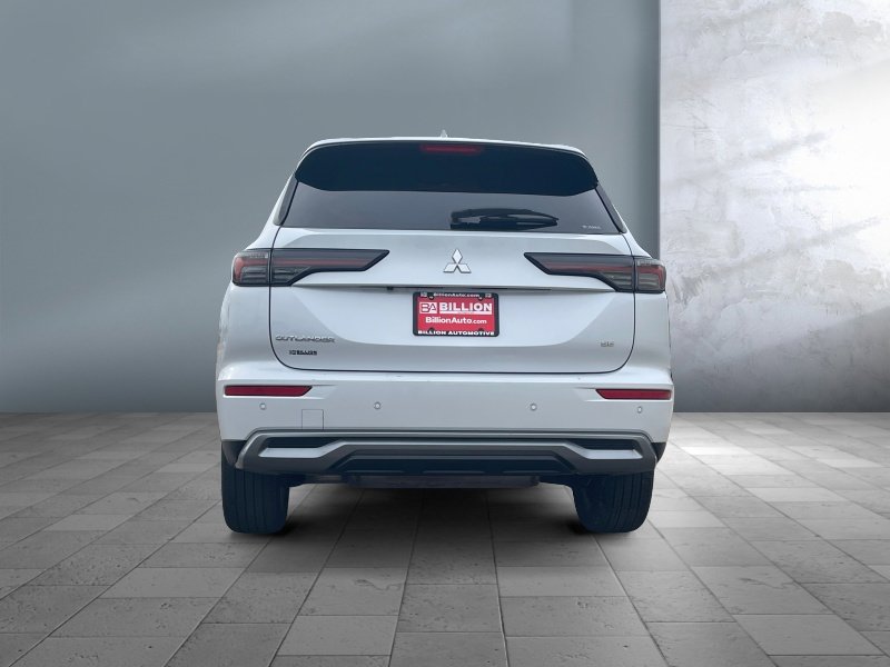 Used 2025 Mitsubishi Outlander SE AWD/4WD image 5