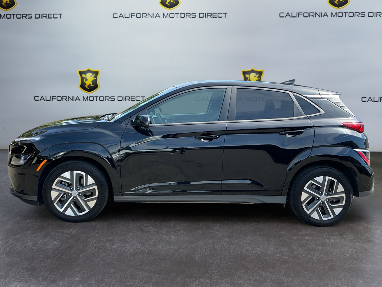 Used 2023 Hyundai Kona SE w/ Cargo Package FWD image 8