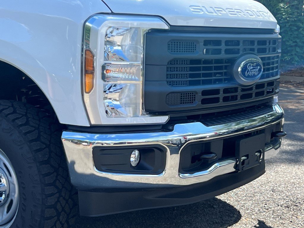 New 2026 Ford F250 XL image 2