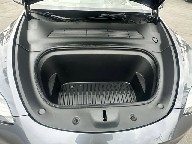 Used 2021 Tesla Model Y Long Range image 29