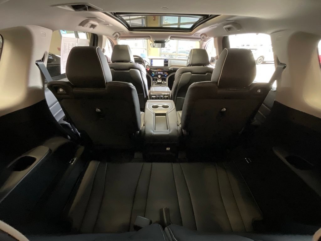 Certified 2026 Acura MDX w/ Advance Package AWD/4WD image 27