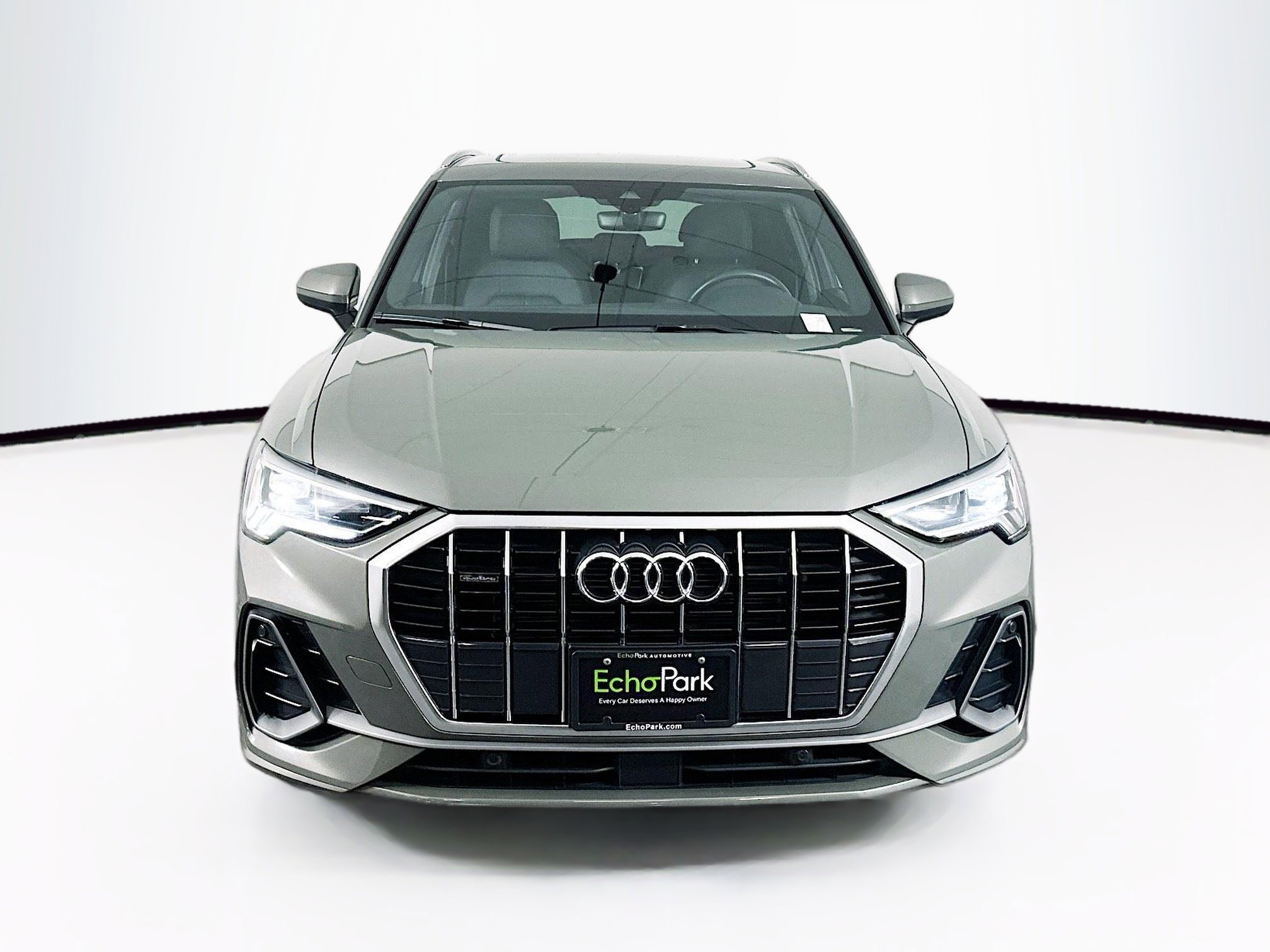 Used 2025 Audi Q3 2.0T Premium image 2