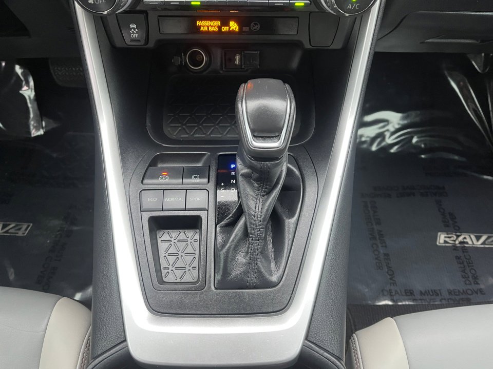 Used 2019 Toyota RAV4 XLE Premium w/ Phone Cable & Charge Package image 21