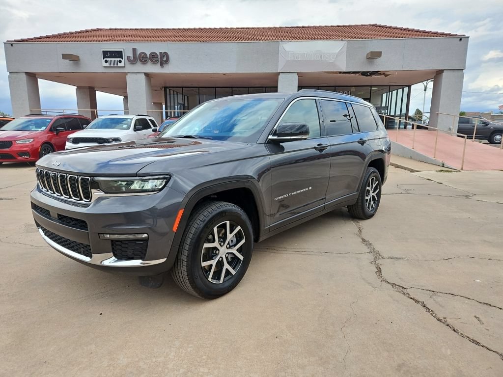 Certified 2025 Jeep Grand Cherokee L Limited w/ Luxury Tech Group II AWD/4WD image 1