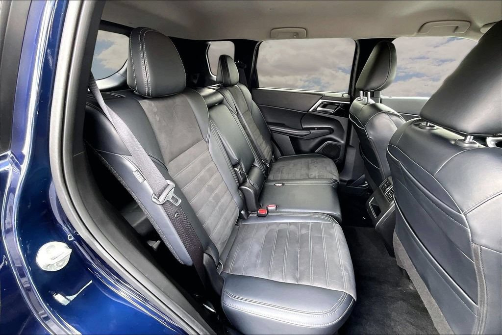 Used 2024 Mitsubishi Outlander SE AWD/4WD image 25