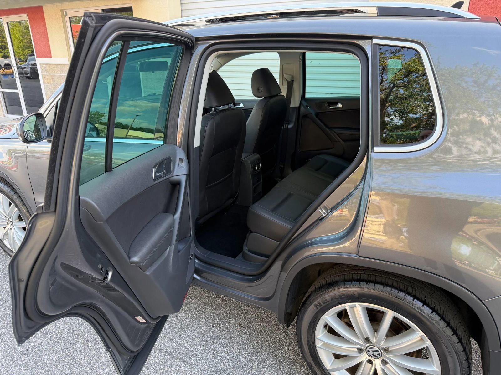 Used 2014 Volkswagen Tiguan S FWD image 28