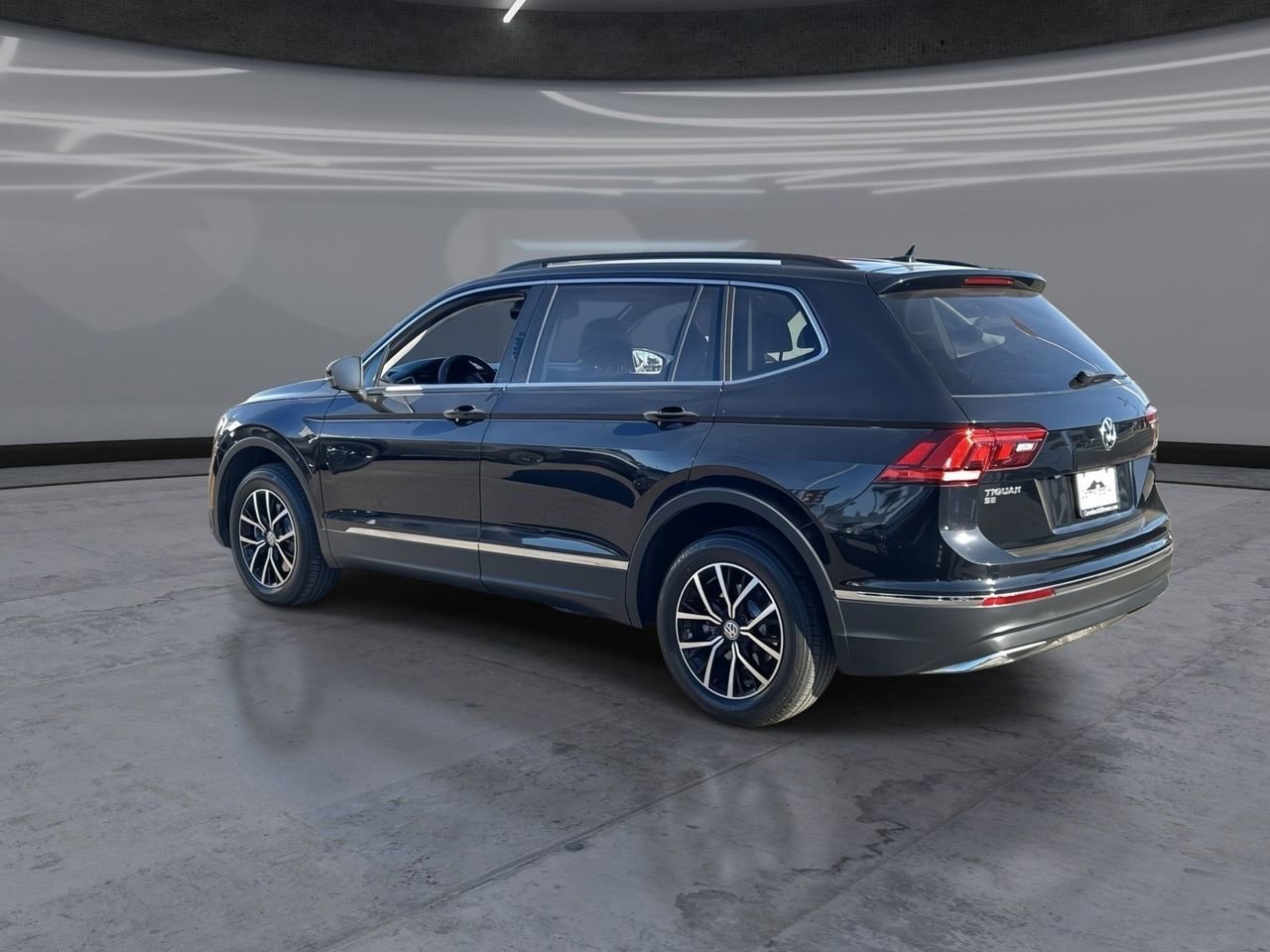 Used 2021 Volkswagen Tiguan SE FWD image 4